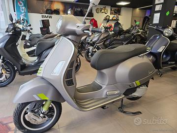PIAGGIO VESPA GTS 300 SUPER TECH