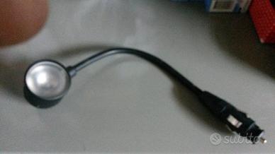 Faretto flessibile per auto