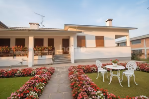 Villa abbinata ad albinea