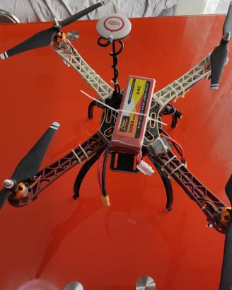Drone dji f450, caricabatterie, radiocomando NUOVO