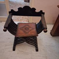 sedia antica legno scuro 