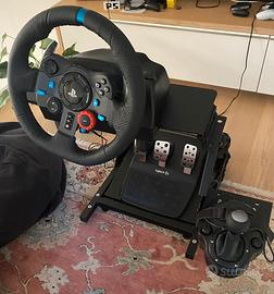 Volante, pedaliera e cambio Logitech G29