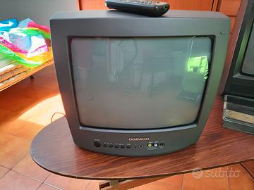 2 TV Color CRT perfettamente funzionanti