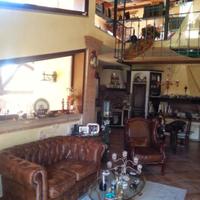 Divano Chesterfield 2 posti e poltrona