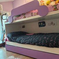 Letto a castello con terzo estraibile e scala
