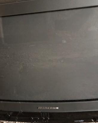 Vecchio televisore Minerva P 4546