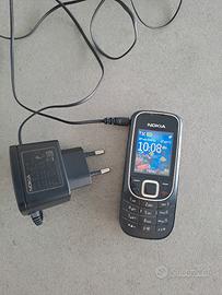 Cellulare Nokia 2323c-2 con caricabatterie
