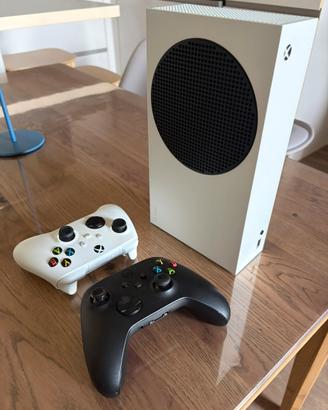 Xbox serie S 512 GB + 2 controller