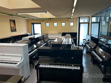 PIANOFORTE VERTICALE- ( Noleggio Pianoforti )