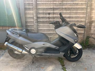 Yamaha T max 500