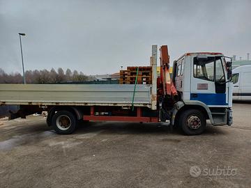 Eurocargo 120 con gru