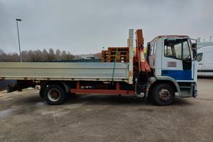 Eurocargo 120 con gru