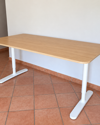Scrivania Bekant Ikea