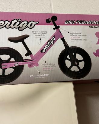 Bici bambina pedagocica senza pedali rosa