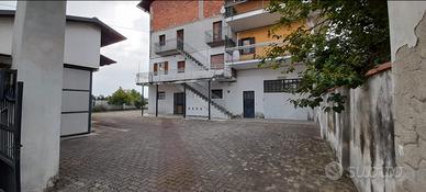 Appartamento da ristrutturare con magazz. e garage