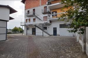 Appartamento da ristrutturare con magazz. e garage