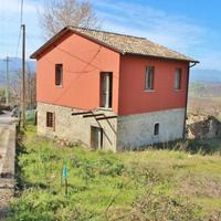 Casale da ristruttuare con 600 mq di terreno