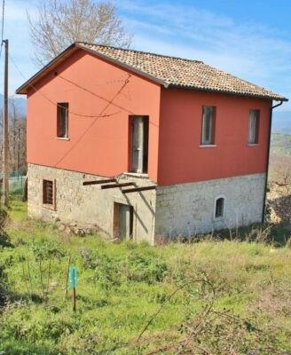 Casale da ristruttuare con 600 mq di terreno