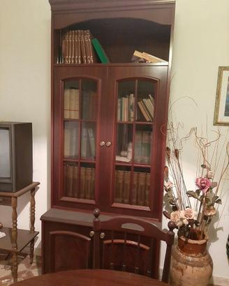 Mobili vintage in legno massiccio