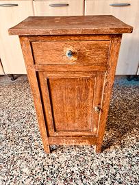 Comodino antico in legno