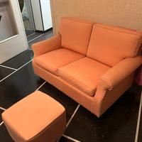 Divano 2 posti con pouf