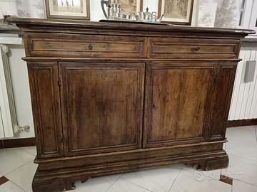 Credenza stile medievale,rifatta con legno d epoca