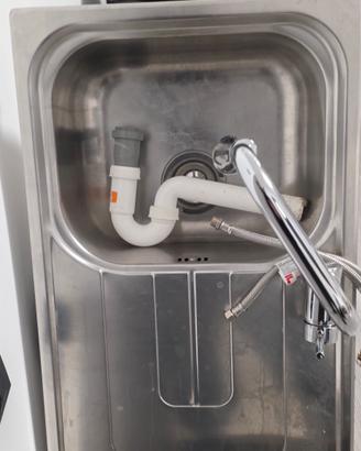 lavello con miscelatore 