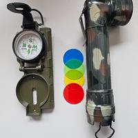 Bussola e torcia militari