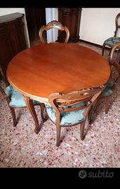   Tavolo con 6 sedie stile impero. 