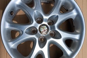 Cerchi in lega Alfa Romeo R15