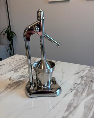 Spremiagrumi in metallo Brandani