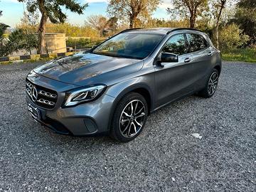 MERCEDES- BENZ GLA 200 D AUTOMATIC SPORT