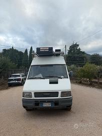 IVECO DAILY 35-10 + TENDA DA MERCATO CESARO
