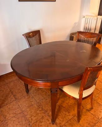 Tavolo allungabile + 4 sedie