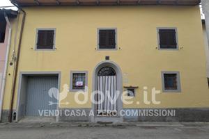 Casa indipendente di 160 m² con 5 locali e box aut