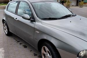 alfa 147 anno 2005 unico proprietario 