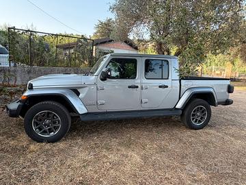 Jeep Gladiator 3.0 V6 Overland - Launch Edition