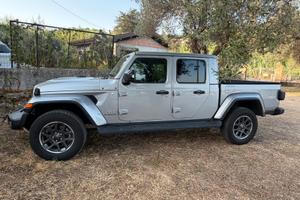 Jeep Gladiator 3.0 V6 Overland - Launch Edition