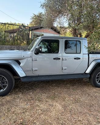 Jeep Gladiator 3.0 V6 Overland - Launch Edition