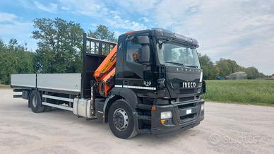 AUTOCARRO CON GRU IVECO MAGIRUS