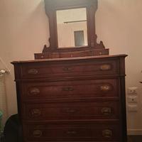 comó con specchiera