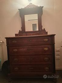 comó con specchiera