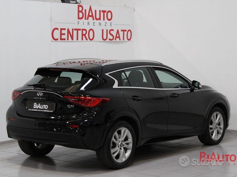 Infiniti Q30 2018 photo 2