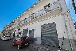 Stabile semi indipendente rustico a Faggiano