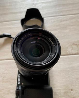 Sony a6000 + 3 batterie + obiettivo Zeiss 16-70mm