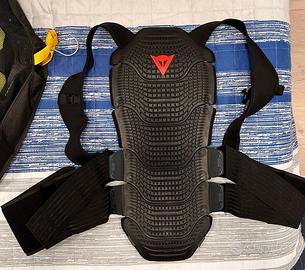 Paraschiena Dainese Manis