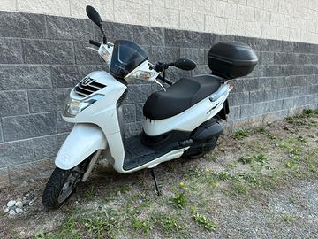 Peugeot lxr 200 scooter