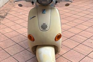 Piaggio 50  vespa et 2 