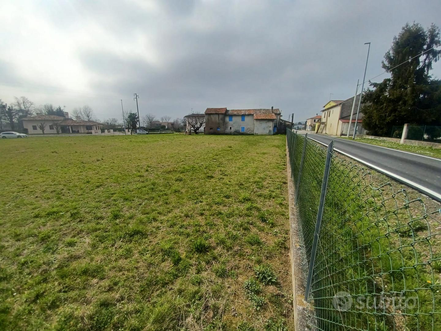 Terreno 1800 mq edif. - Altro