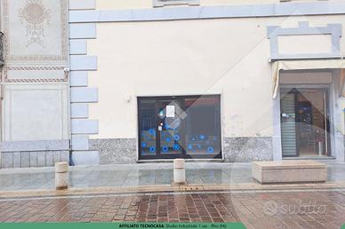 NEGOZIO A RHO